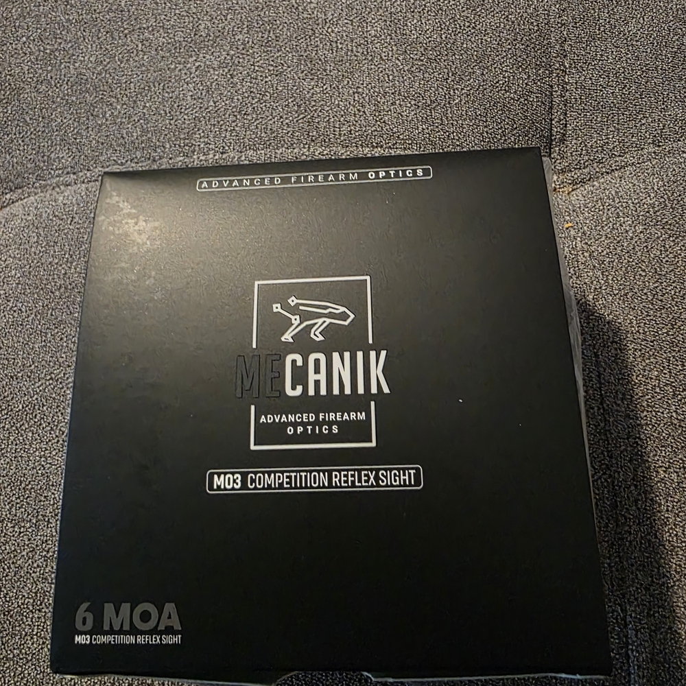 Mecanik MO3 Reflex Sight in Black